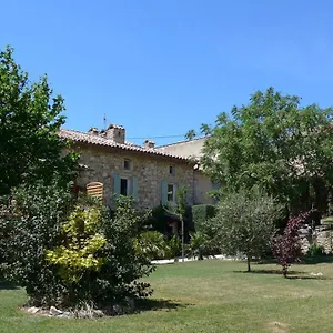 https://gites-au-chteau-des-estubiers.hotels-rhonealpes.com